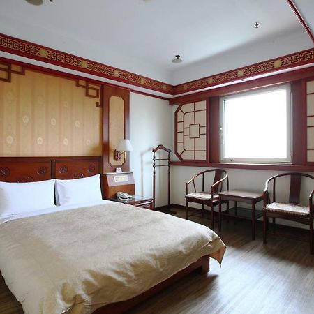 Hua Du Hotel Chilung Exteriör bild