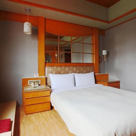 Hua Du Hotel Chilung Exteriör bild