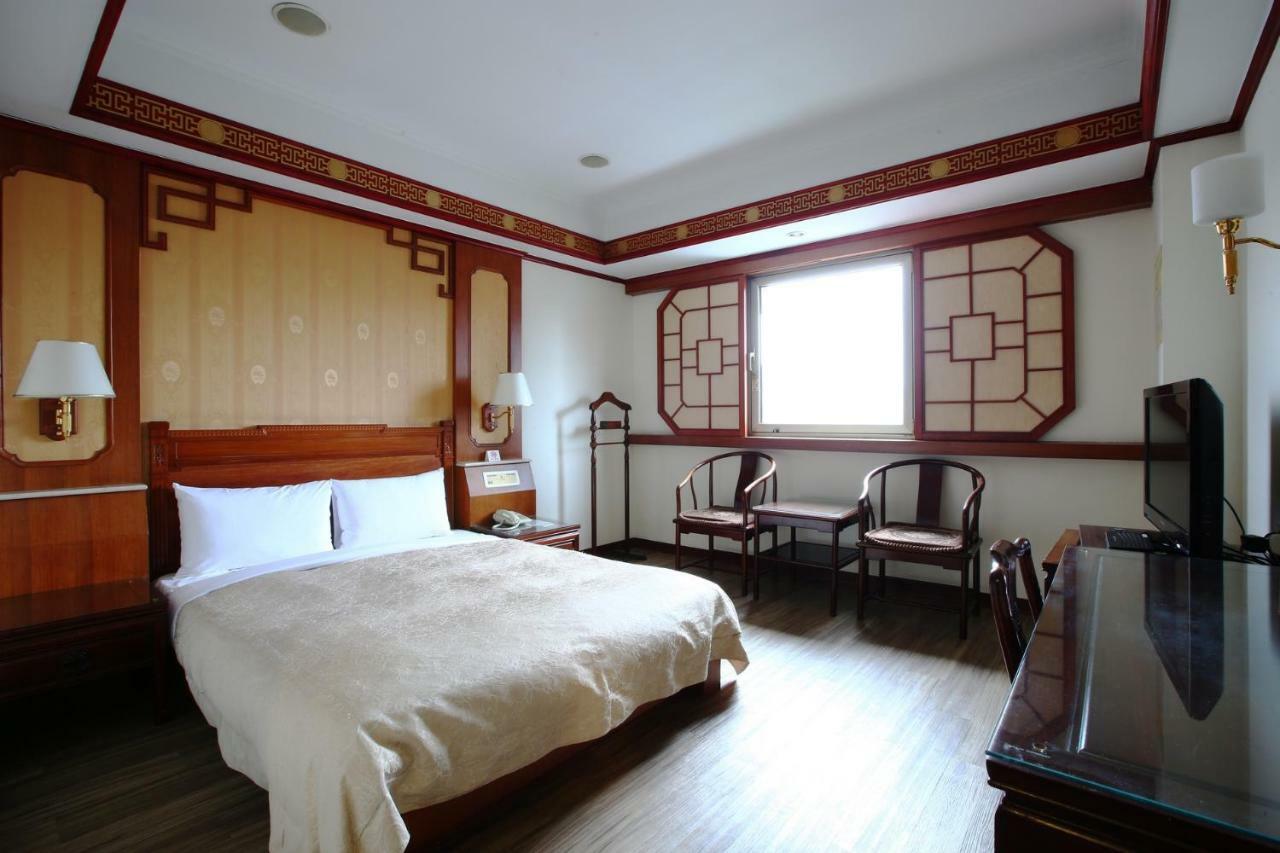 Hua Du Hotel Chilung Exteriör bild