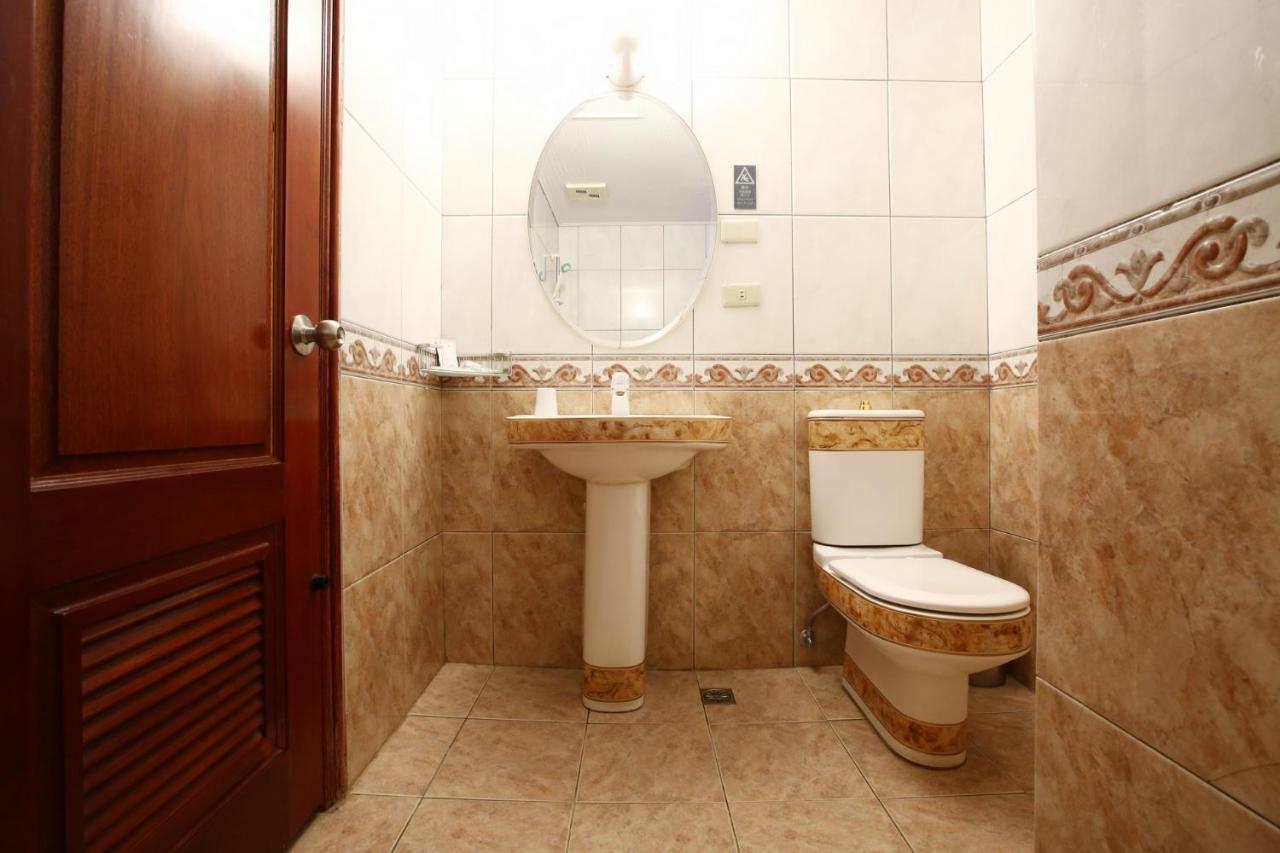 Hua Du Hotel Chilung Exteriör bild
