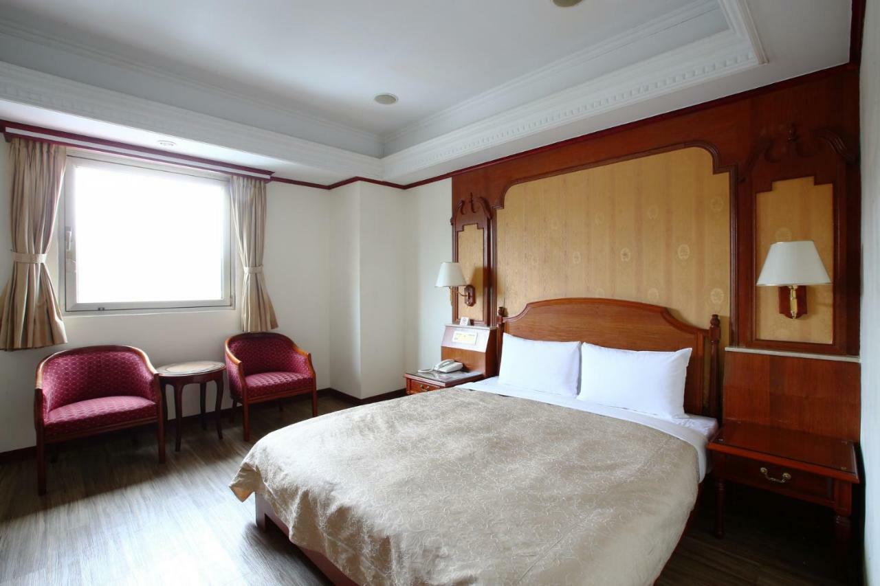 Hua Du Hotel Chilung Exteriör bild