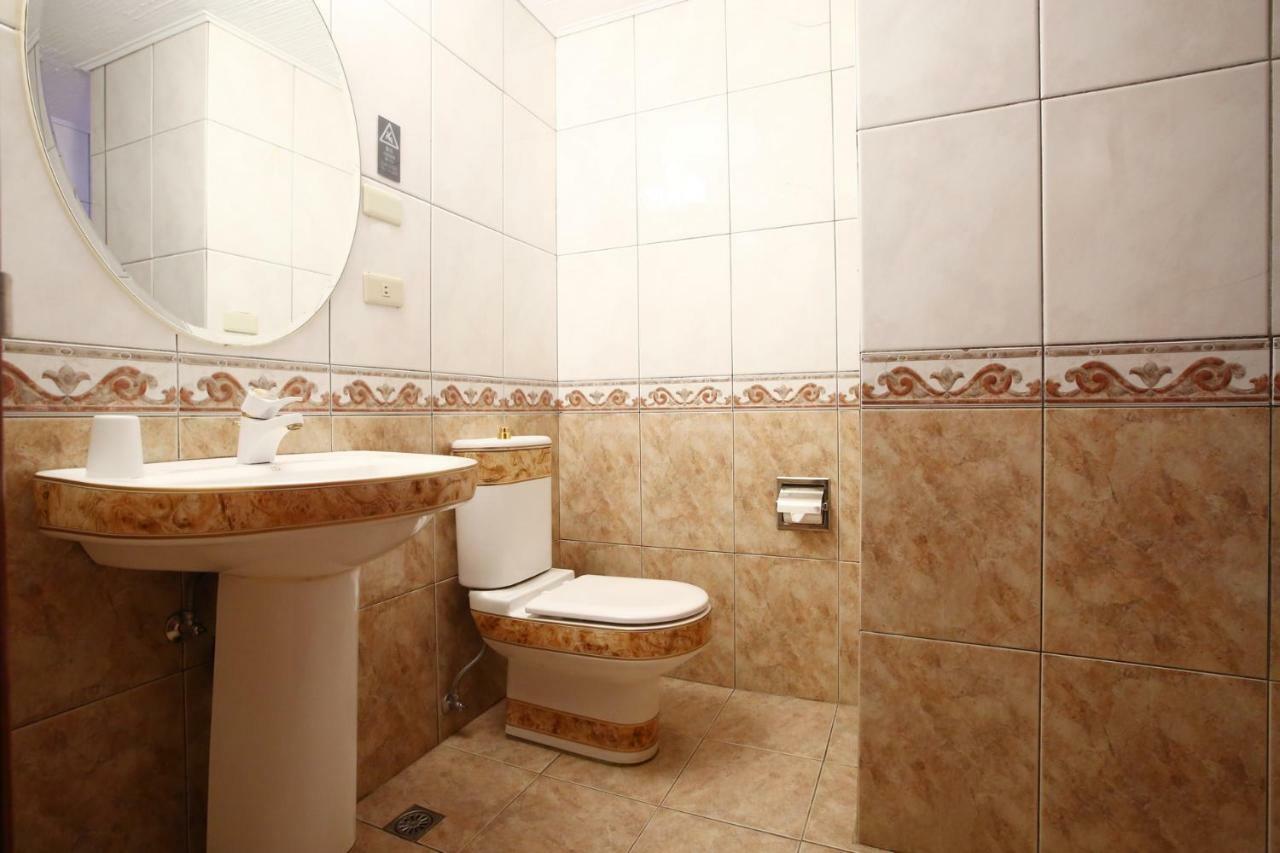 Hua Du Hotel Chilung Exteriör bild